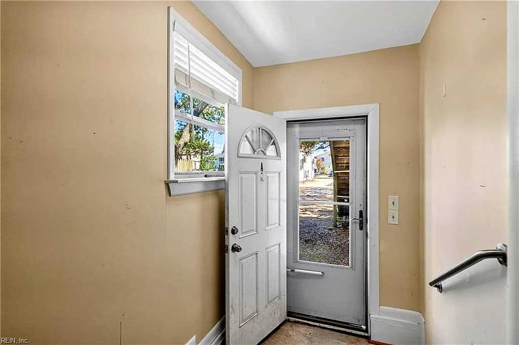 573 Ocean View AVE, NORFOLK VA 23503 thumb 12