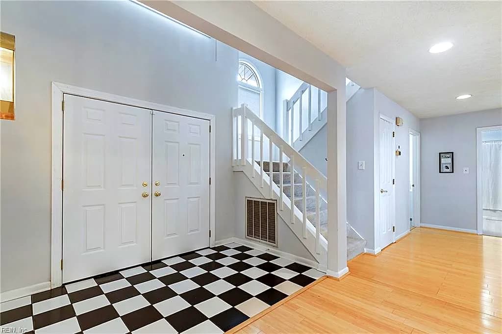 17 Fields DR, HAMPTON VA 23664 thumb 6