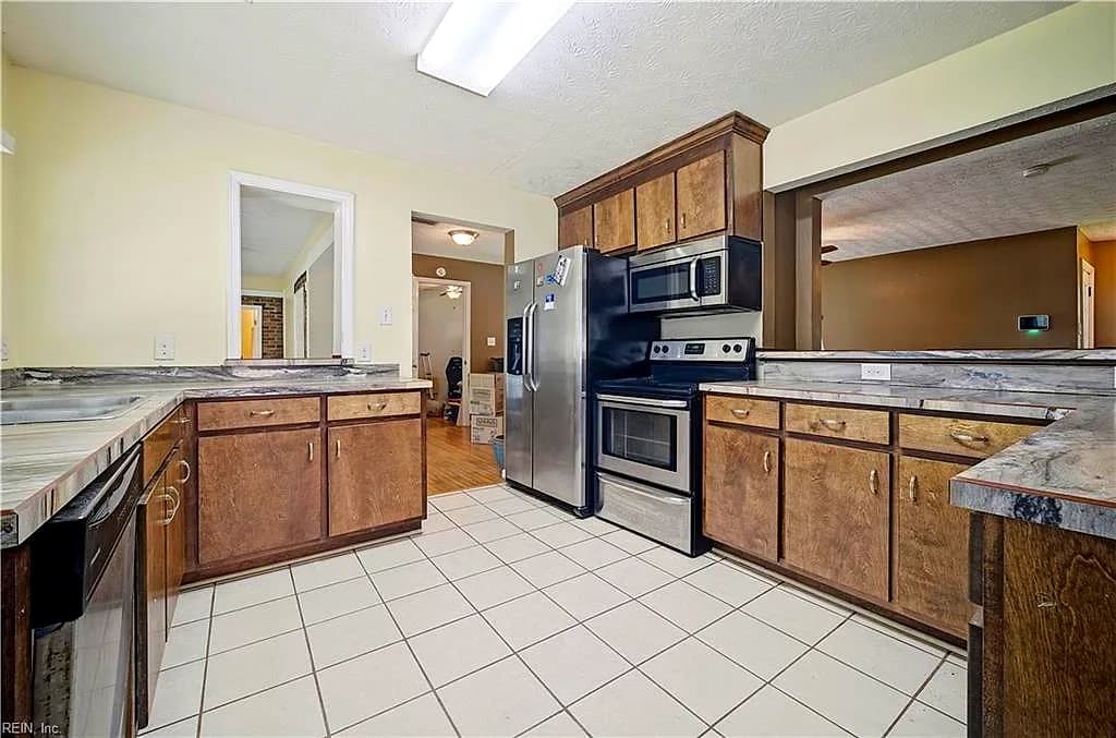 618 Smith ST, HAMPTON VA 23661 thumb 12