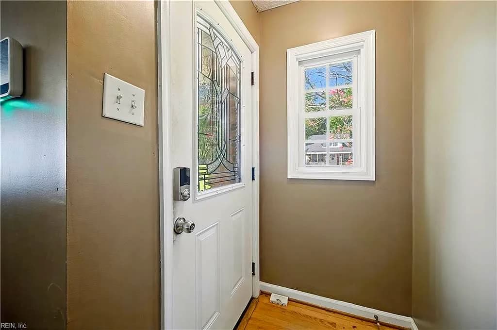 618 Smith ST, HAMPTON VA 23661 - Photo 5