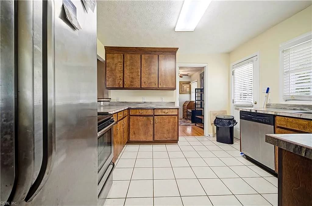 618 Smith ST, HAMPTON VA 23661 thumb 10