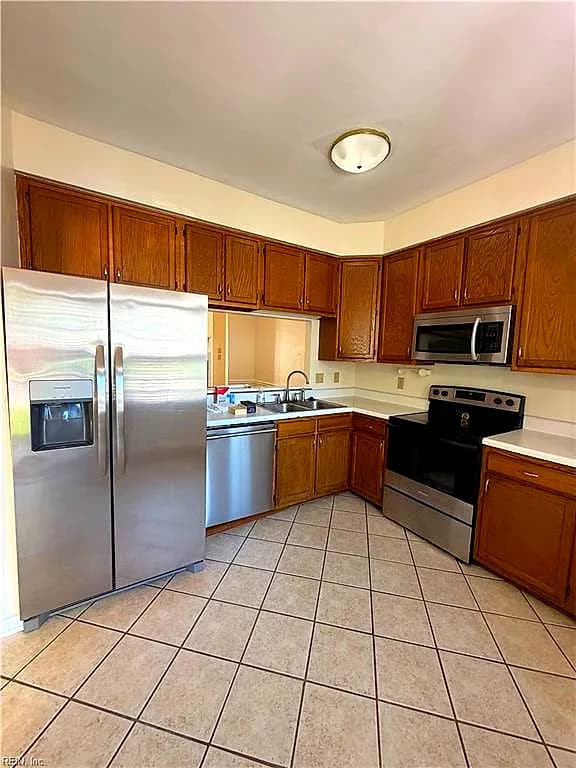 301 Wrought Iron BND, YORKTOWN VA 23693 - Photo 4