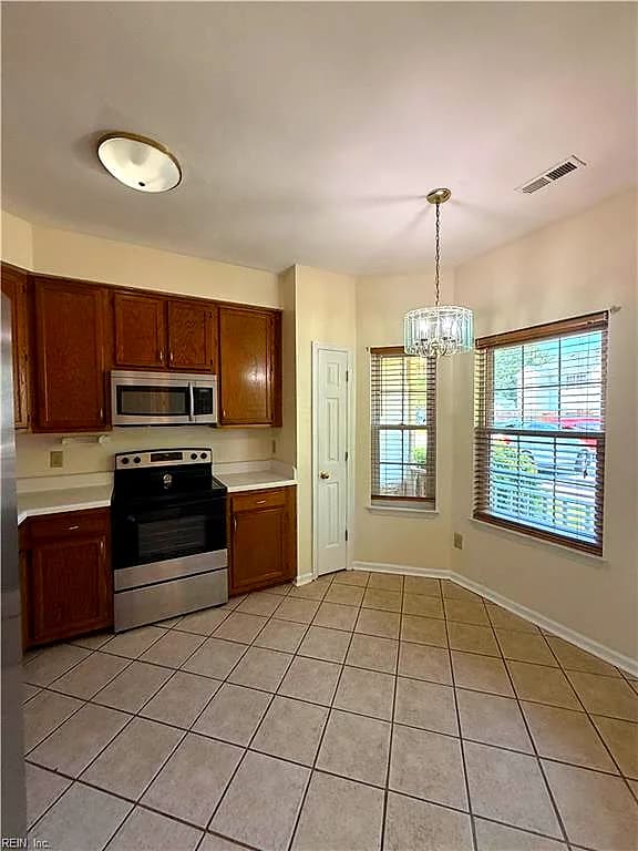 301 Wrought Iron BND, YORKTOWN VA 23693 - Photo 5