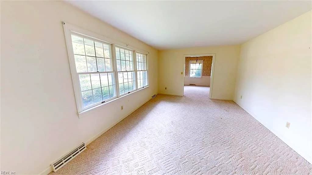 205 Meadowfield RD, YORKTOWN VA 23692 - Photo 5