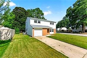 208 Lowden Hunt DR, HAMPTON VA 23666 - Photo 3