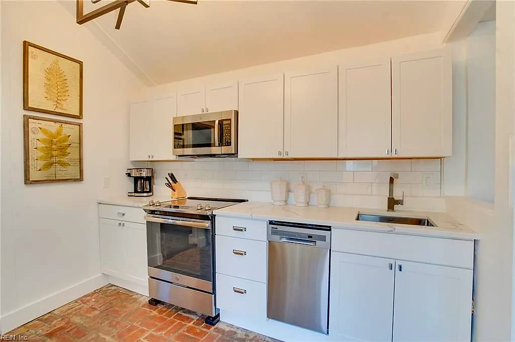 203 62nd ST #A, VIRGINIA BEACH VA 23451 thumb 9