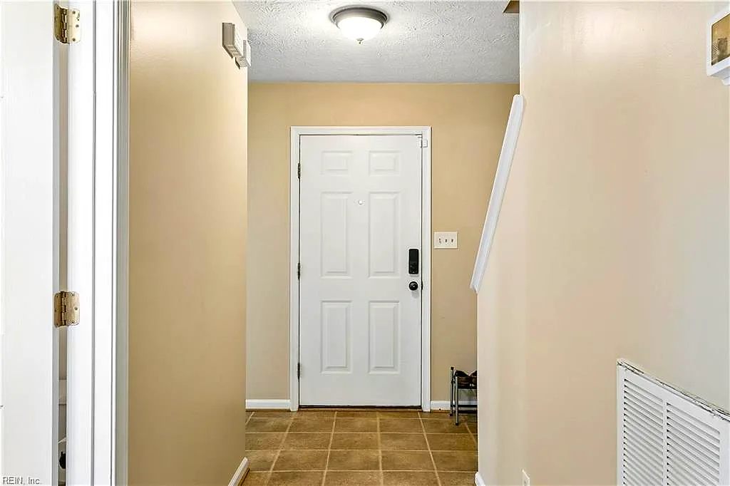 22 Scotland RD, HAMPTON VA 23663 thumb 8