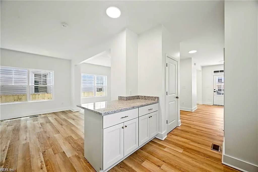 218 Chestnut ST, SUFFOLK VA 23434 - Photo 4