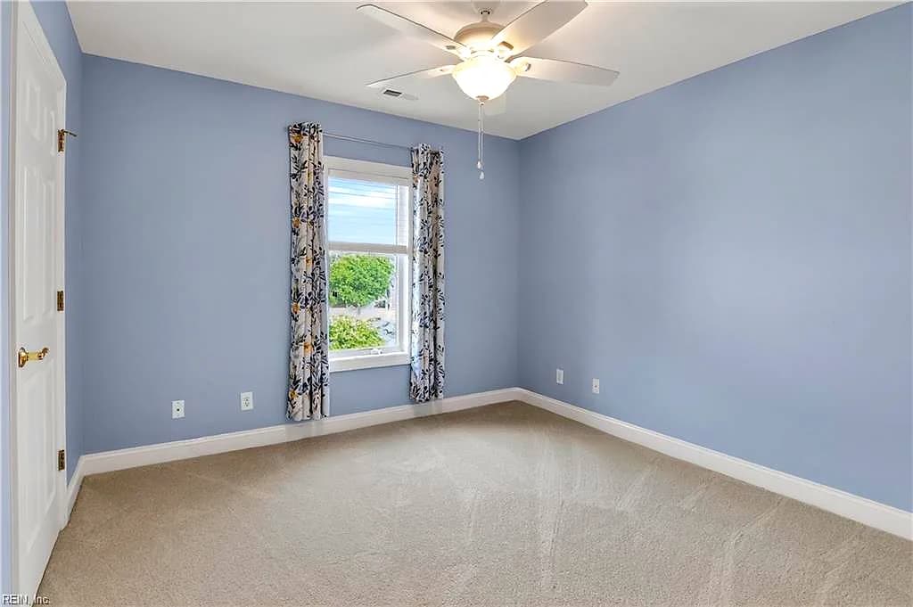 1 Sandy Point LN #216, CHESAPEAKE VA 23320 - Photo 5