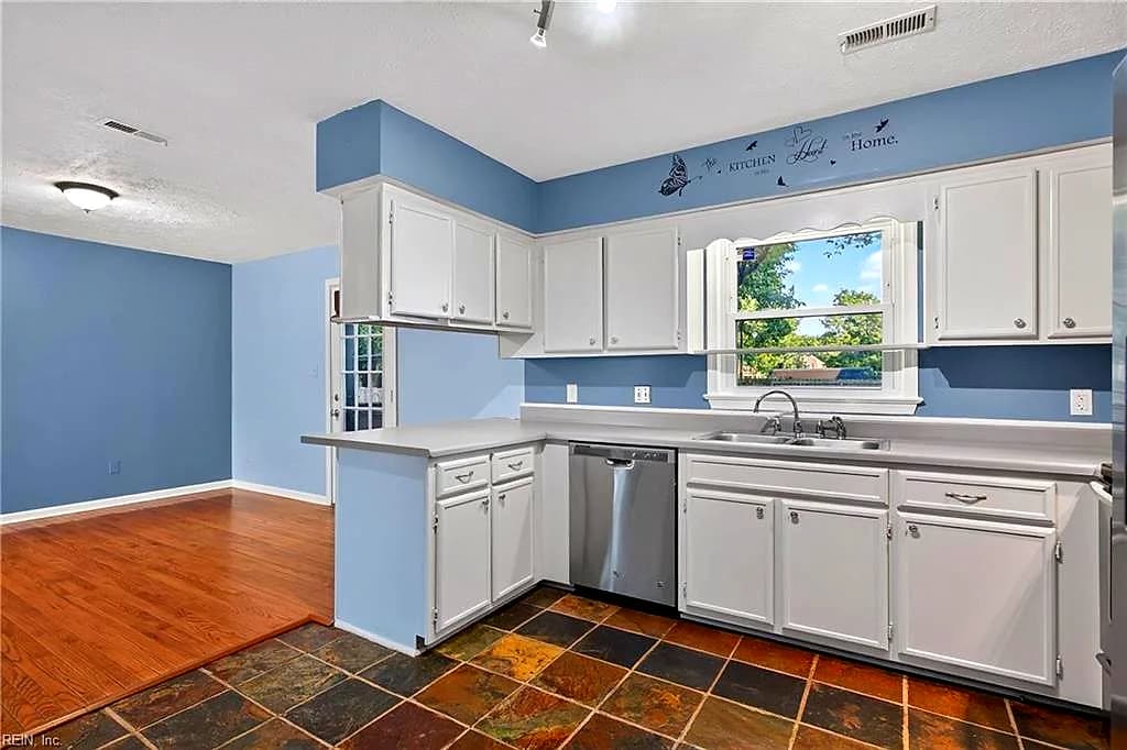 28 Bonney LN, HAMPTON VA 23669 thumb 9
