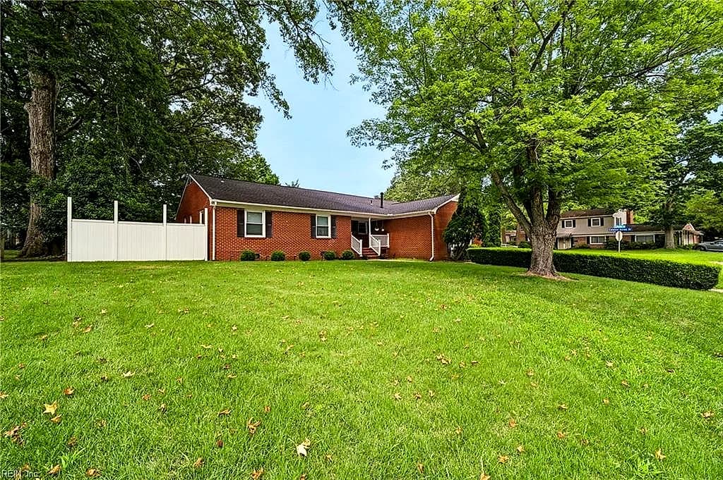 1757 Lafayette DR, HAMPTON VA 23664 - Photo 3