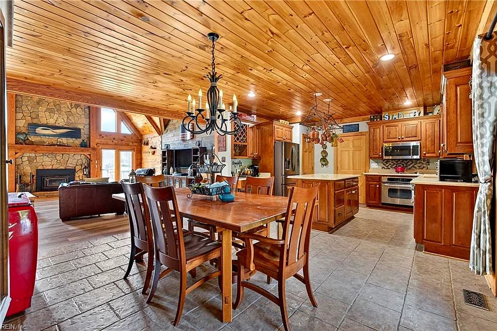 11161 Comet RD, SMITHFIELD VA 23430 thumb 8