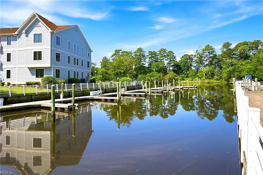 5 Harbor Watch Dr NONE #413, CHESAPEAKE VA 23320 - Main photo
