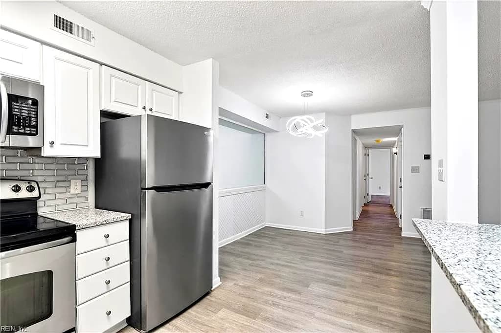 149 Windsor Castle DR #E, NEWPORT NEWS VA 23608 - Photo 5