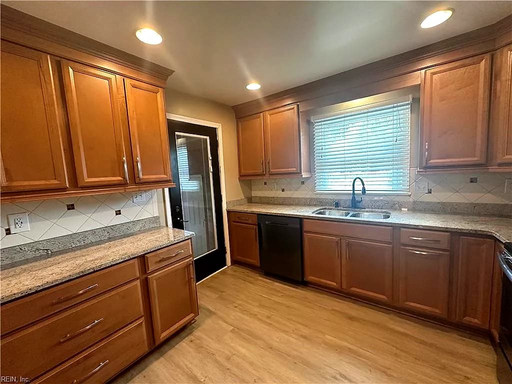 536 Summit Ridge DR, CHESAPEAKE VA 23322 thumb 10