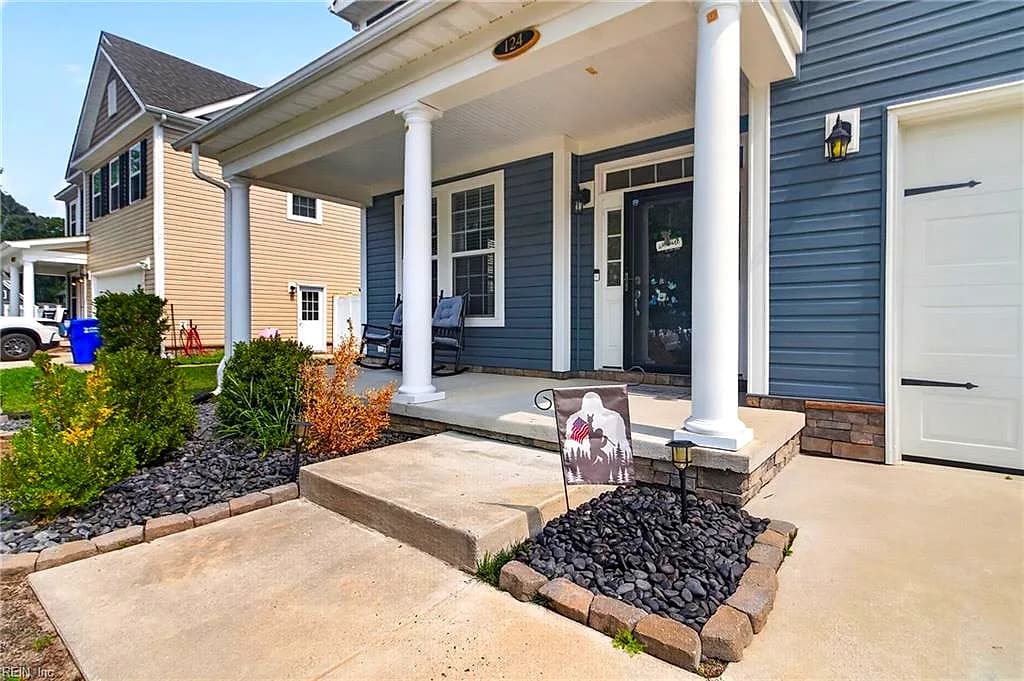 124 Bowman DR, SUFFOLK VA 23434 - Photo 5