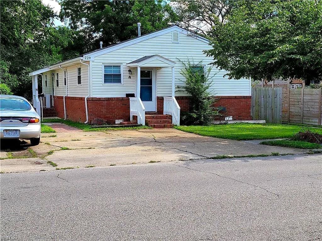 229 W 38th ST #A, NORFOLK VA 23504 - Main photo
