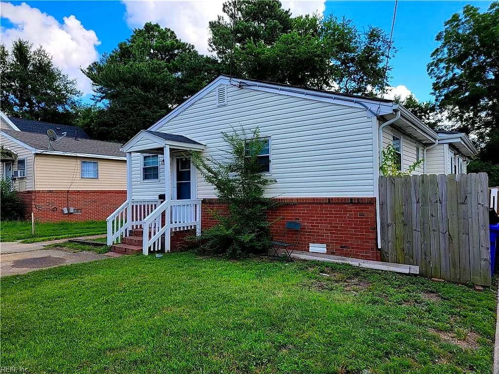 229 W 38th ST #A, NORFOLK VA 23504 - Photo 3