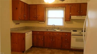 215 Clemwood PW, HAMPTON VA 23669 thumb 11