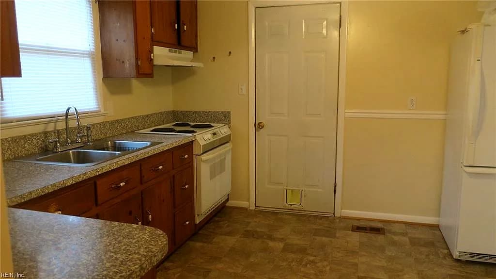 215 Clemwood PW, HAMPTON VA 23669 thumb 12