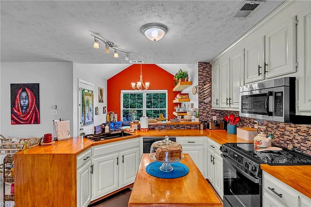 1303 Wolftrap CT, NEWPORT NEWS VA 23605 thumb 9