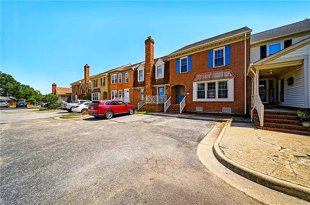 712 Lord Dunmore DR, VIRGINIA BEACH VA 23464 - Photo 3