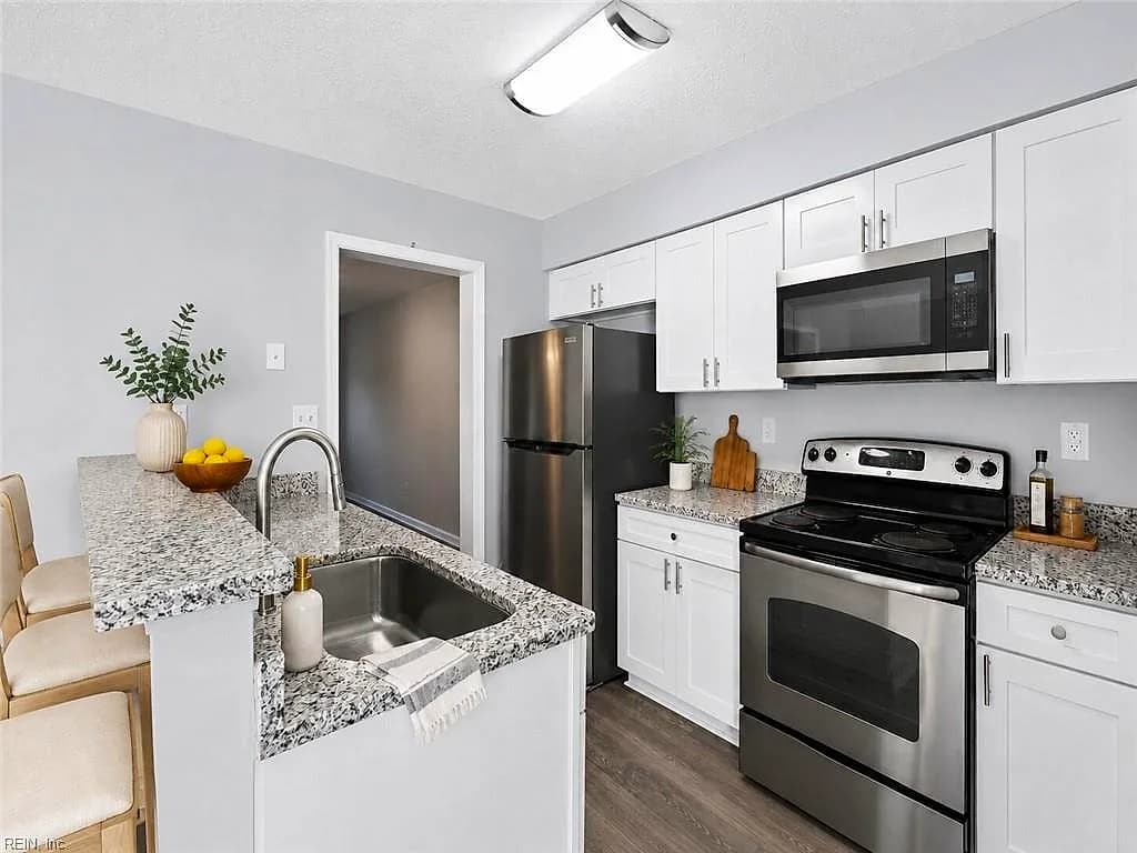 44 Ridge Wood DR, HAMPTON VA 23666 thumb 6