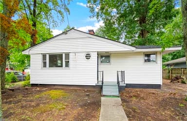 3601 Winchester DR, PORTSMOUTH VA 23707 thumb 1