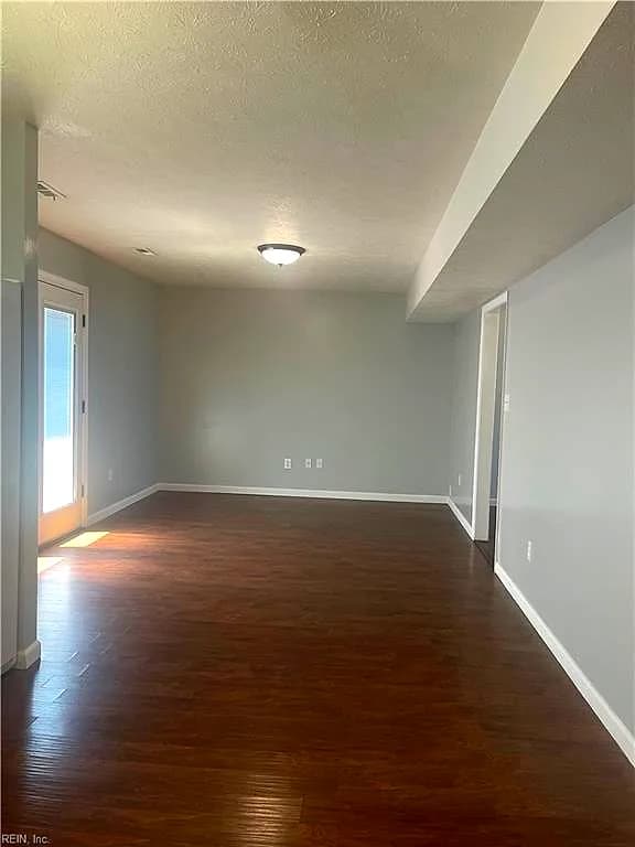 18 Harrogate LN, HAMPTON VA 23666 thumb 11