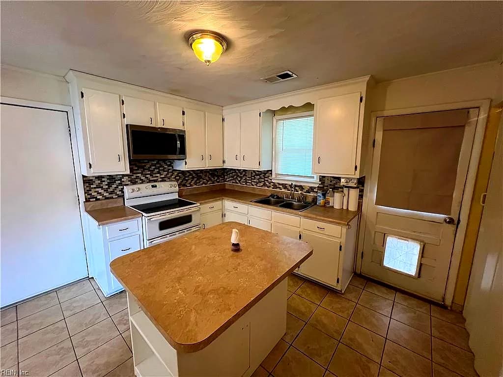 904 Wilson RD, SMITHFIELD VA 23430 thumb 10