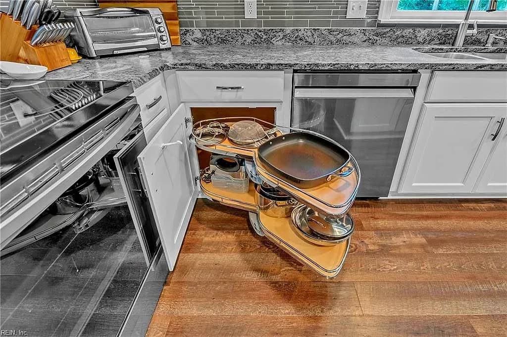 209 Oak Point DR, YORKTOWN VA 23692 thumb 9