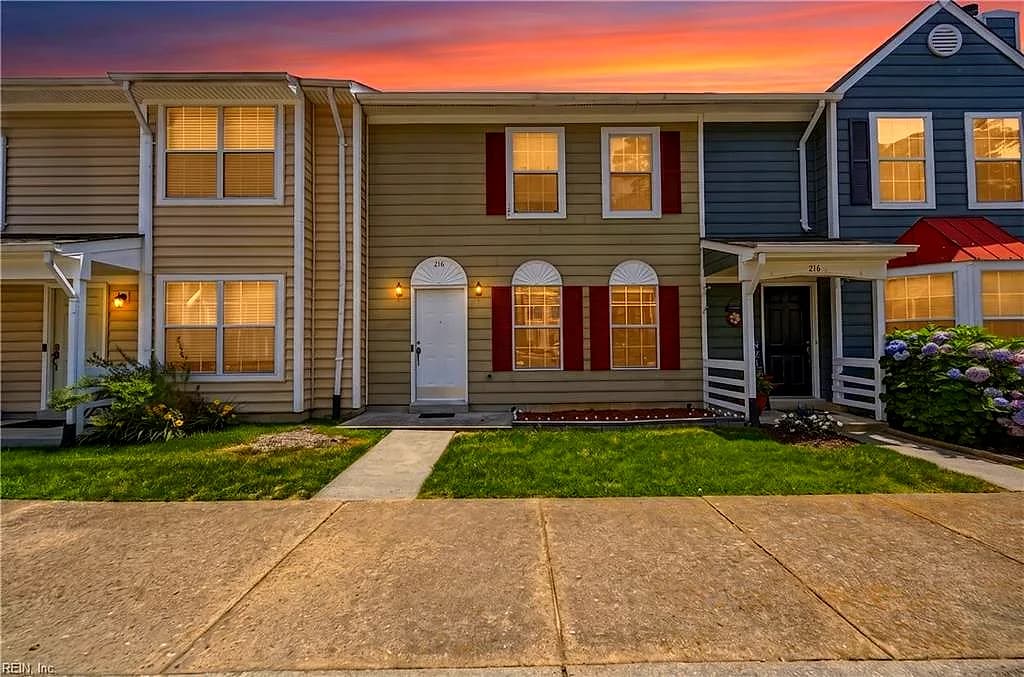 216 Whitewater DR, NEWPORT NEWS VA 23608 - Photo 2