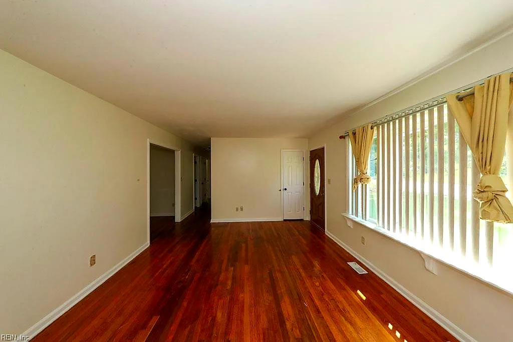 317 Beechmont DR, NEWPORT NEWS VA 23608 - Photo 4