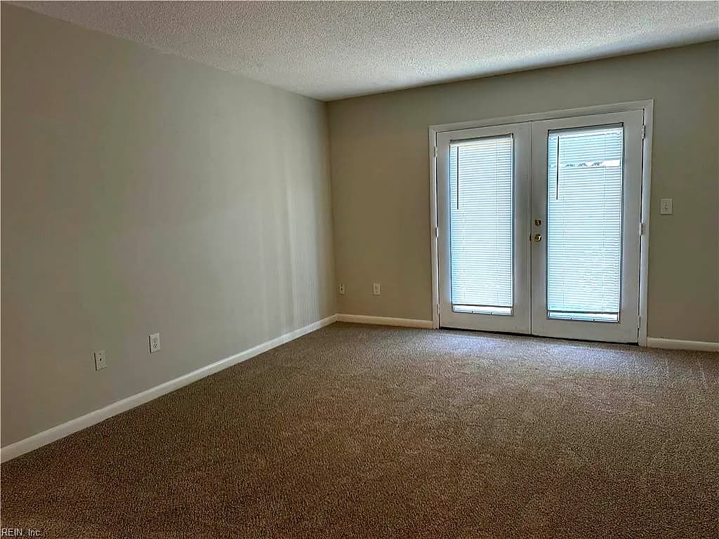 2142 Pier Pointe PL, VIRGINIA BEACH VA 23455 - Photo 4