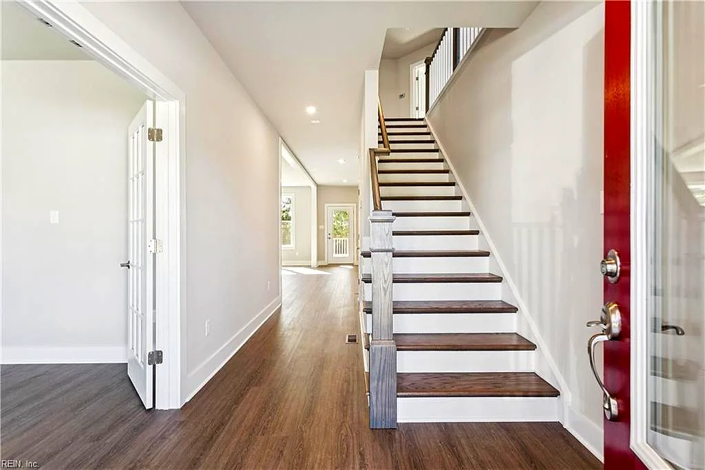 122 Robert Bruce RD, POQUOSON VA 23662 - Photo 3