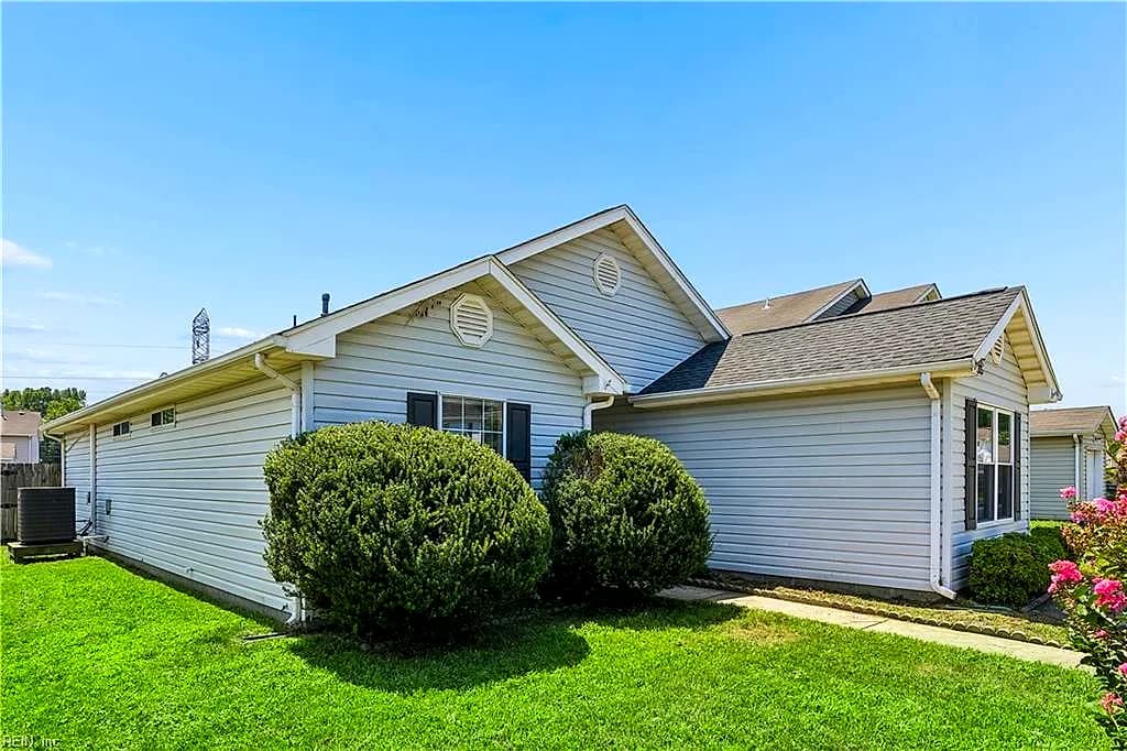 305 Greenfield CRES, SUFFOLK VA 23434 - Photo 3