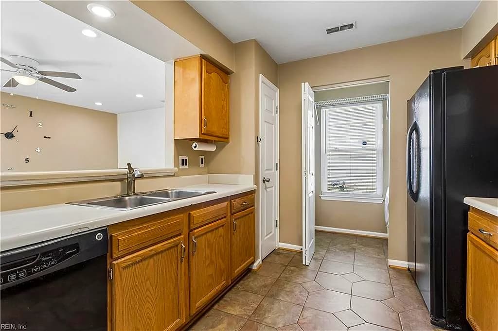 305 Greenfield CRES, SUFFOLK VA 23434 thumb 8