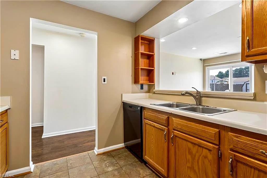 305 Greenfield CRES, SUFFOLK VA 23434 thumb 10