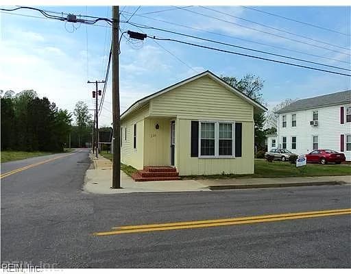 226 Wilson AVE, WAKEFIELD VA 23888 - Photo 3