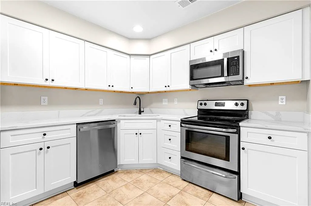 712 Sail Fish QUAY, CHESAPEAKE VA 23322 - Photo 4