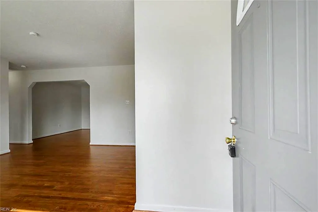 8536 Orcutt AVE, HAMPTON VA 23605 thumb 6