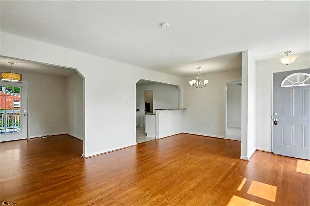 8536 Orcutt AVE, HAMPTON VA 23605 thumb 8