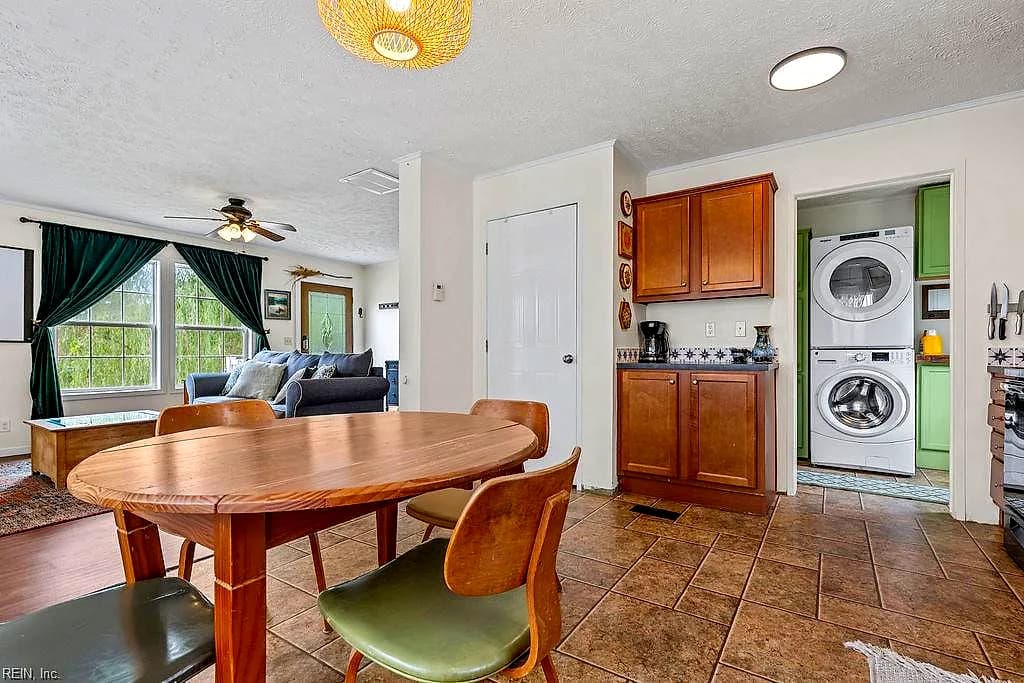 402 E Main ST, WAKEFIELD VA 23888 thumb 11