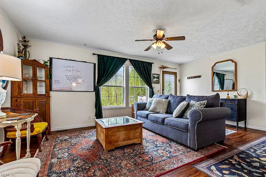 402 E Main ST, WAKEFIELD VA 23888 thumb 6