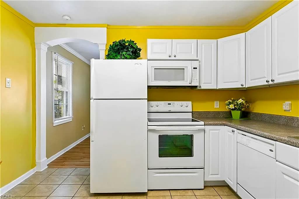 650 Grimes RD, HAMPTON VA 23663 thumb 10