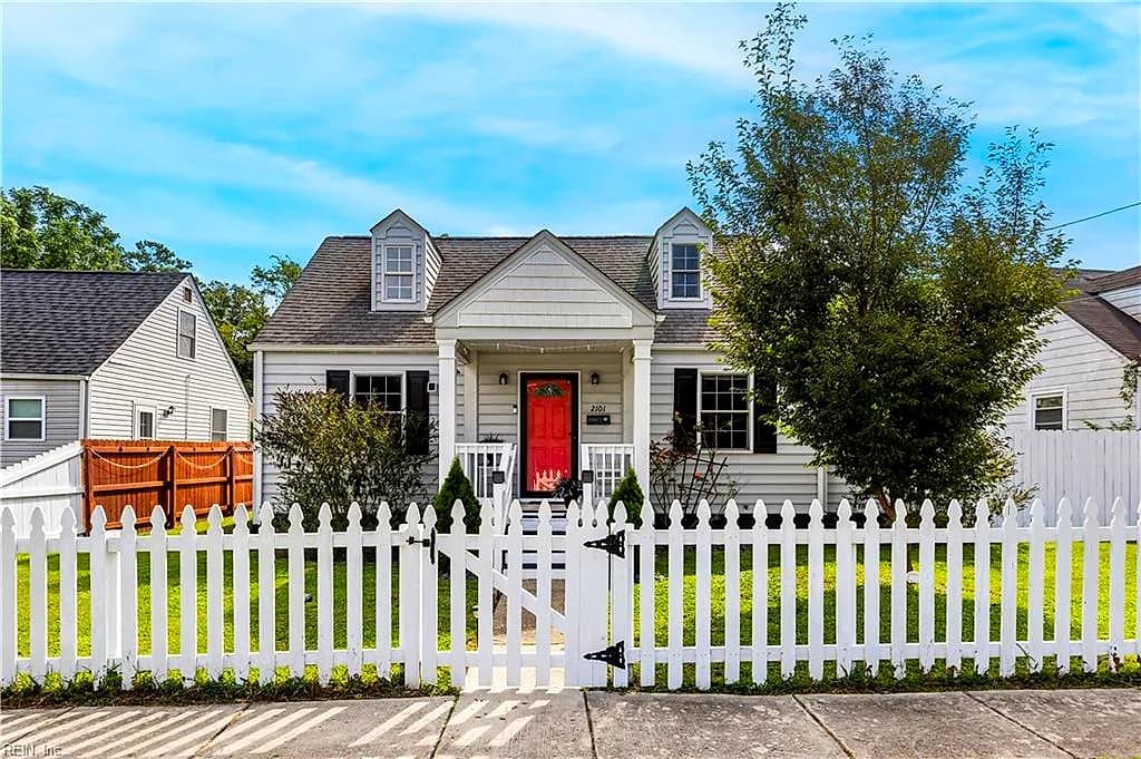 2101 Halifax AVE, PORTSMOUTH VA 23707 - Photo 3