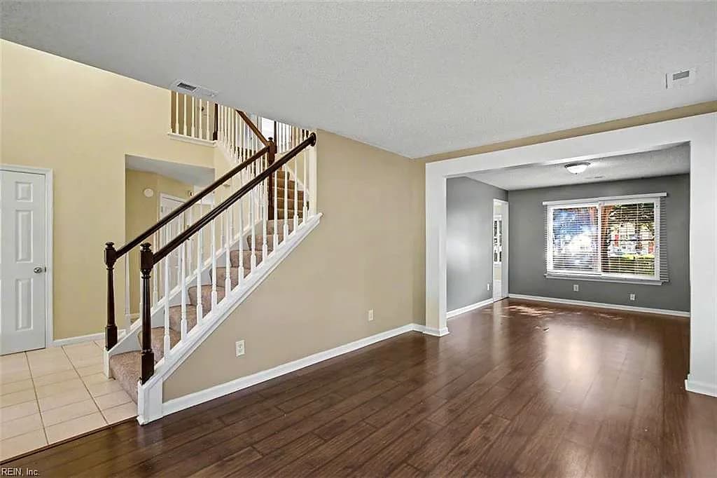 910 Andover CT, NEWPORT NEWS VA 23608 - Photo 4
