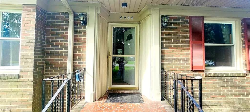 4904 Manor AVE, PORTSMOUTH VA 23703 - Photo 3