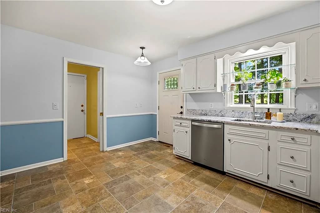 760 Village Green PW, NEWPORT NEWS VA 23602 thumb 11