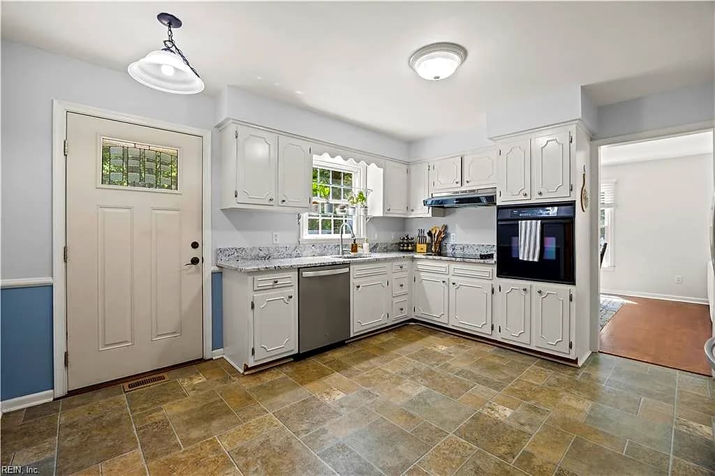 760 Village Green PW, NEWPORT NEWS VA 23602 thumb 12